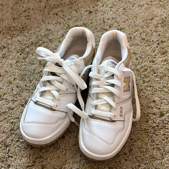 New Balance 550 White and Tan Sneakers - Picture 4 of 4